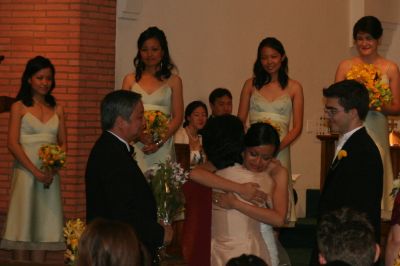 Pelukan kasih dari ibunda
