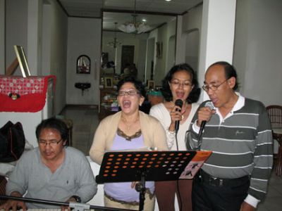 Huuuuuaaaaaaaaa...............!!!!!! pempek abiiiiiiisssss
