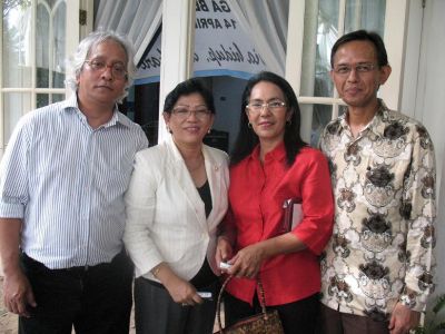 Senyum penuh rasa syukur....
Acara ibadah Paskah exPlaju 2007 sukses
Keywords: keluarga