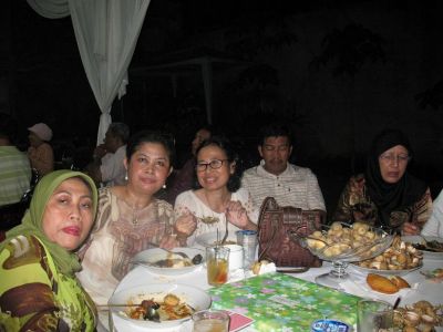 Makan malem samo2....
Buat cuci mulutnyo ado buah duku......woi ladas nian...
Keywords: keluarga