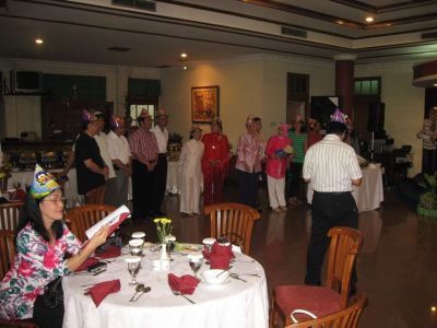 Yang baru begabung siap-siap nak
ditepung tawari versi Jupiter
