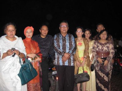 REUNIAN SALSA DI YOGYA
Ki-Ka: Nunung, Dina, Dian, Benny, Ceri, Yenny, Haniman,Lies
