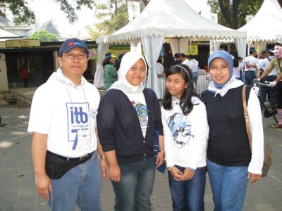 Boy Rekso & keluarga
