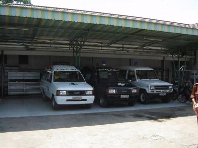 RS Plaju - Mei 2008
Didepan bekas kamar no. 1 & 2, sekarang jadi tempat parkir mobil2 ambulans
Keywords: keluarga