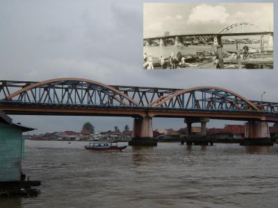 Jembatan Wilhelmina arah ke Kertapati - Dulu & Kini
Keywords: keluarga