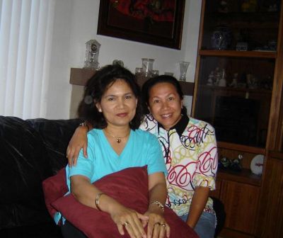 Di rumah Sylvia di CA - Agt 2006
Gina & Noni
Keywords: keluarga