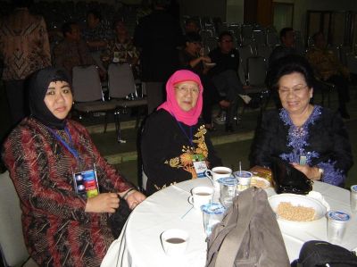 Reuni di Ogan/Soos
ki-ka : Emma H, Mrs. Haidar Harun, Mrs. Rien Tobing
