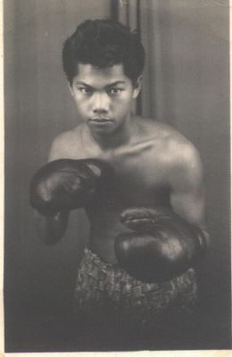 Foto Paidi Hulaimi, Jagoan Tembok Batu
Kiriman Gus Vogelsgang
